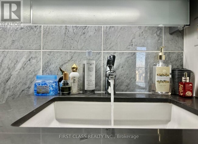 Building Photo - 117 McMahon Dr