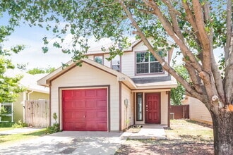 Building Photo - 1456 Pine Ln