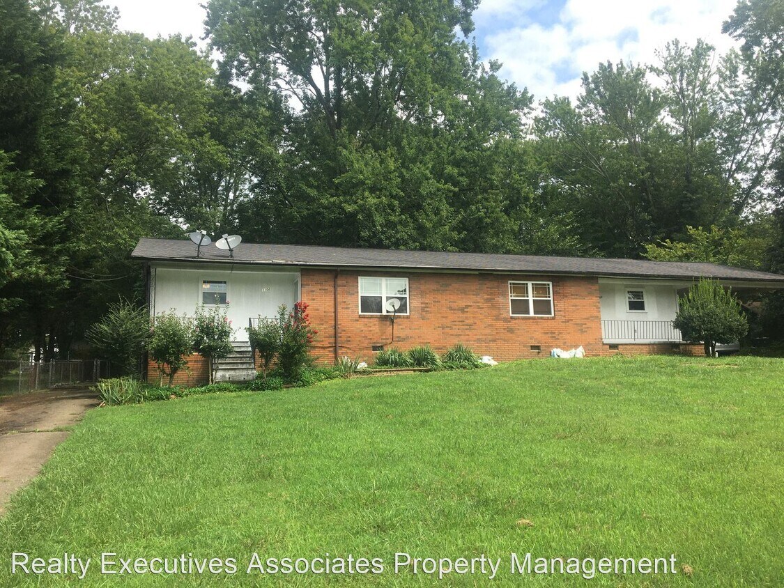 Primary Photo - 1102 Piney Grove Church Rd