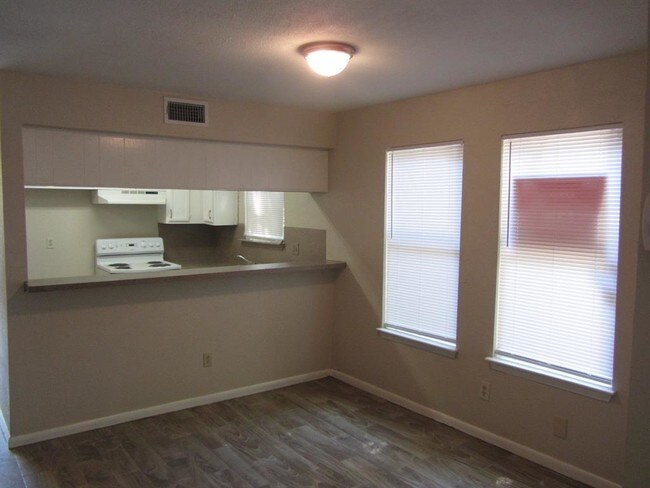 Building Photo - 12330 Wild Pine Dr