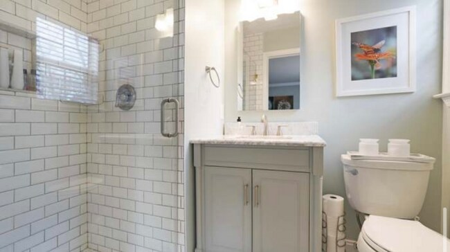 Building Photo - 8 Lusia Ct