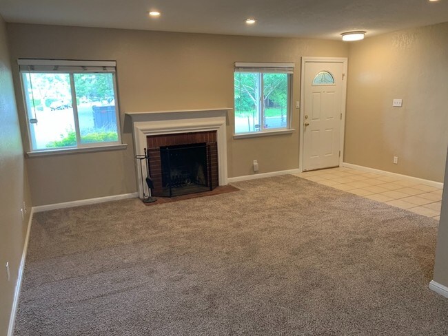 Building Photo - 1791 Shirley Dr