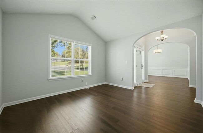 Building Photo - 572 Staghorn Ln