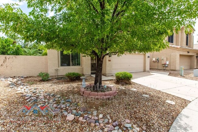 Building Photo - 981 N Florence Dr