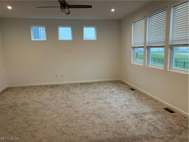 Building Photo - 63 Woodhull Cir