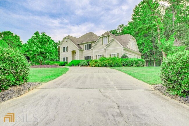 Building Photo - 130 Silvermere