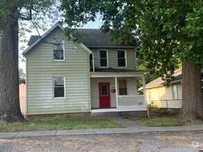 Building Photo - 831 E Percy Ave