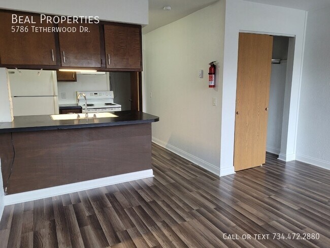 Building Photo - 5786 Tetherwood Dr