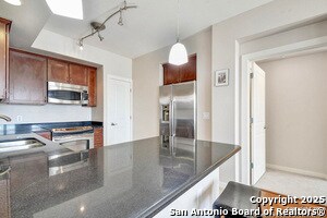Foto del edificio - 7204 Oak Manor Dr