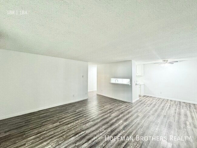 Foto del edificio - 5407 Radford Ave