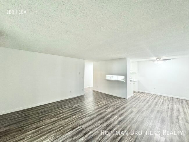 Building Photo - 5407 Radford Ave