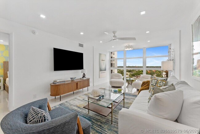 Foto del edificio - 1391 S Ocean Blvd