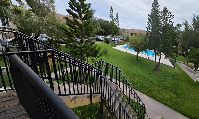 Foto del edificio - 2500 Harn Blvd