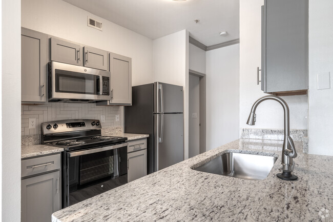 2HAB, 2BA - Cocina de 993 pies cuadrados - Newport Apartments