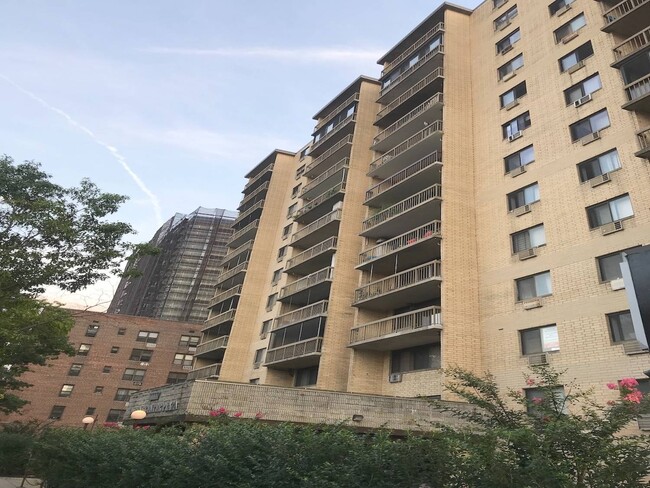 Foto del edificio - 87-08 Justice Ave