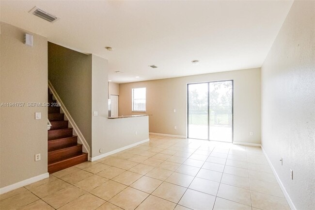 Foto del edificio - 457 SE 37th Pl