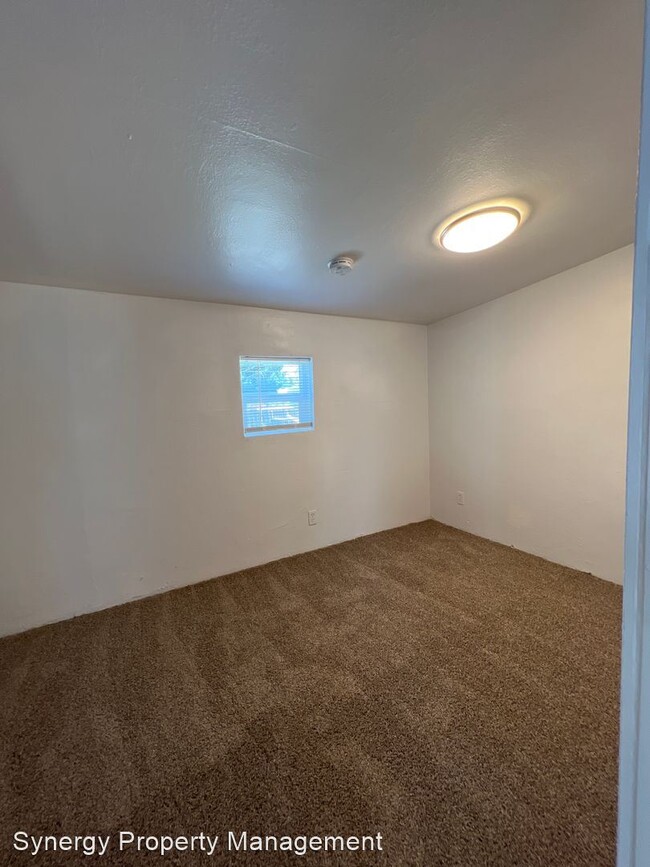 Building Photo - 1 br, 1 bath House - 1403 1/2 Monache Dr