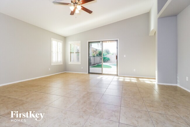 Building Photo - 18160 W Saguaro Ln