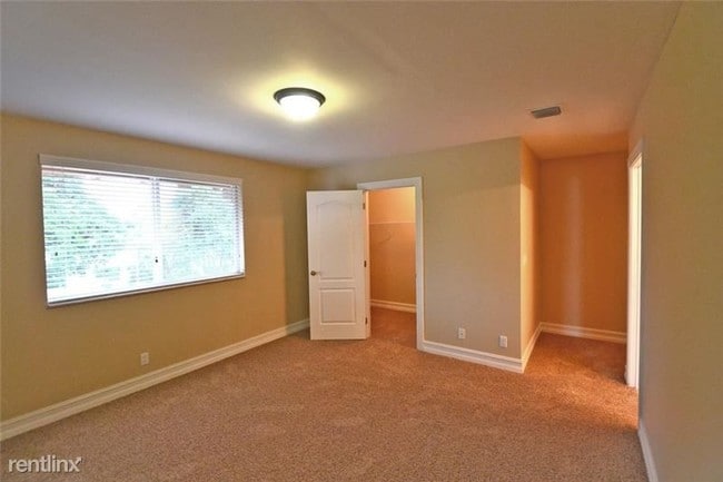 Building Photo - 4 br, 4 bath House - 504 SW 10th St