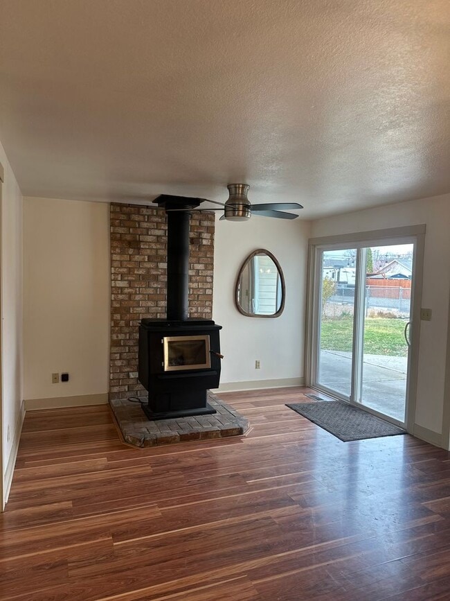 Foto del edificio - Vintage Character, Modern Finishes! Spacio...