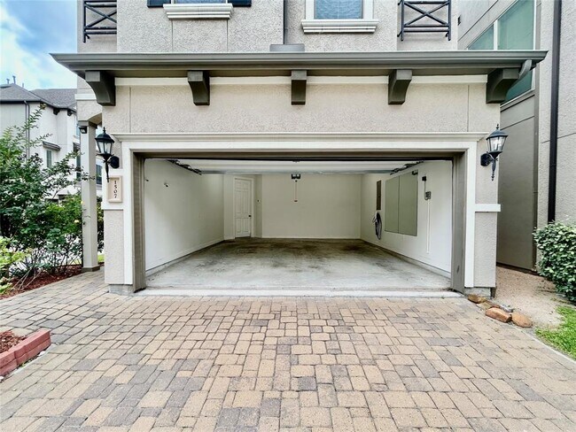 Building Photo - 1507 Peyton Oaks Pl