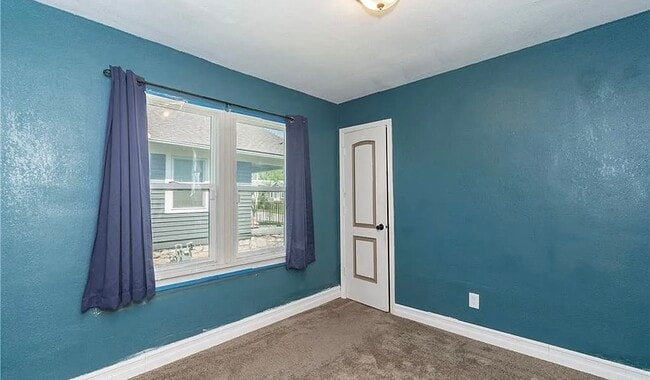 Building Photo - 2316 Delavan Ave