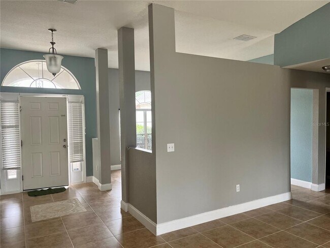 Foto del edificio - 4868 SW 101st Ln