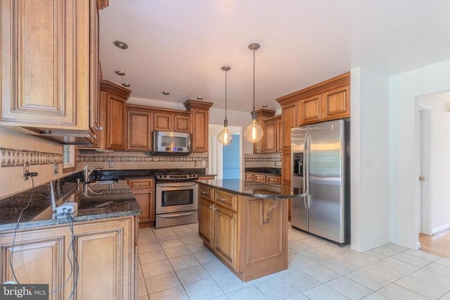 Building Photo - 3929 Sunflower Cir