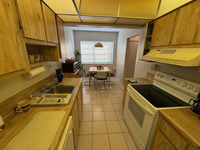 Foto del edificio - 8405 NW 61st St