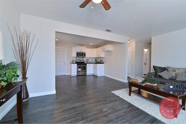 Foto del edificio - Modern 3 Bedroom 2 Bath Home, San Diego (9...