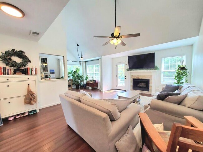 Foto del edificio - 2617 Alleghany Loop