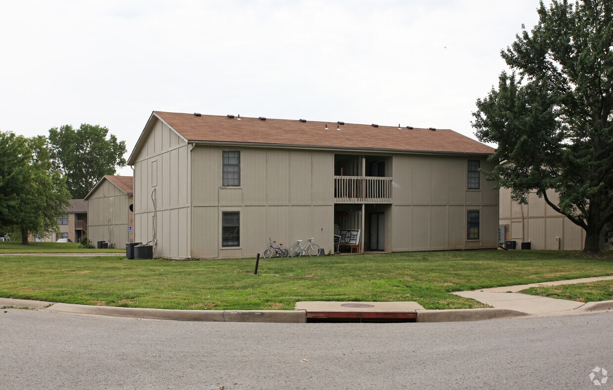 Edgebrook Apartments - 900-914 S Edgebrook St