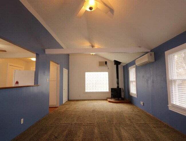 Building Photo - 1415 Harold St