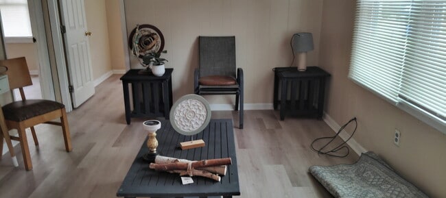 Building Photo - 5752 Deborah Dr