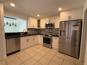 Building Photo - 7065 SW 164th Ct