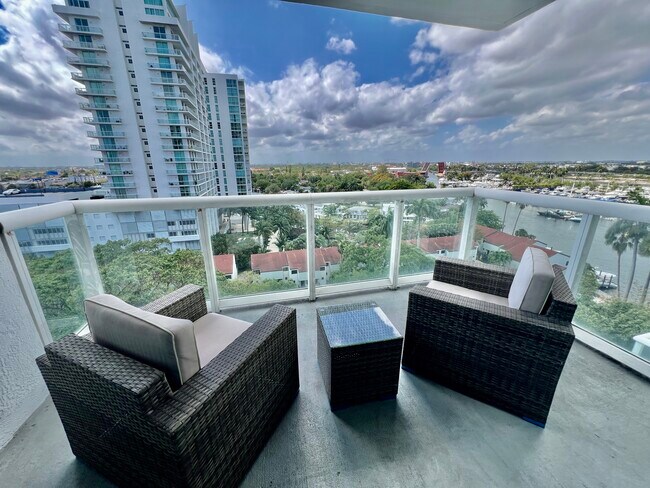 Foto del edificio - 1861 NW South River Dr