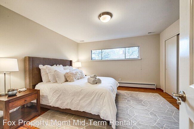 Foto del edificio - 3 br, 2 bath House - 430 Maxwell Ave.