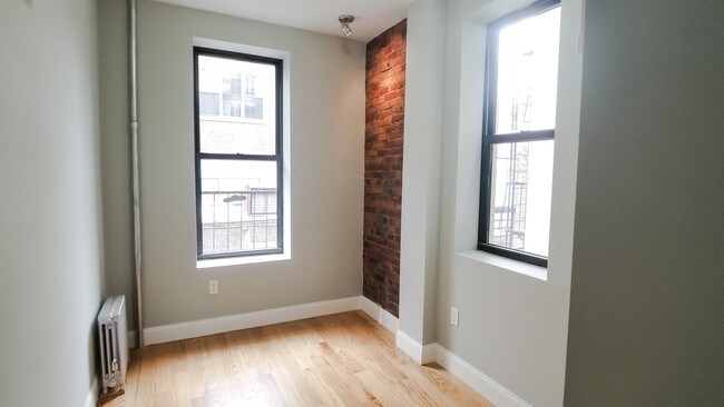 Building Photo - 13 Clifford Pl