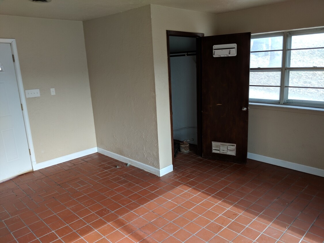 Bedroom 3 - 5235 Highway NN
