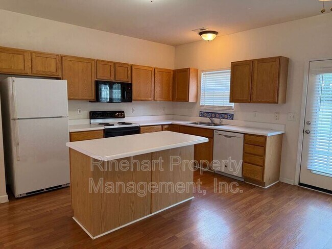 Building Photo - 737 Atherton Way