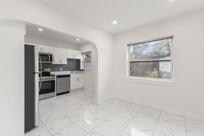 Foto del edificio - 211 37th St S