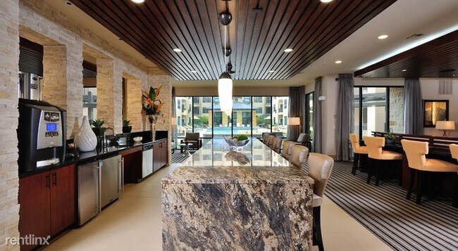 Foto del edificio - 1704 Fairview St