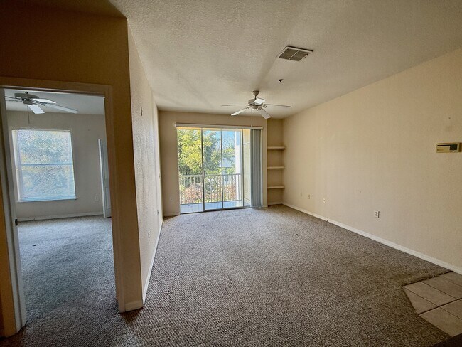 Foto del edificio - 1400 Lake Shadow Cir
