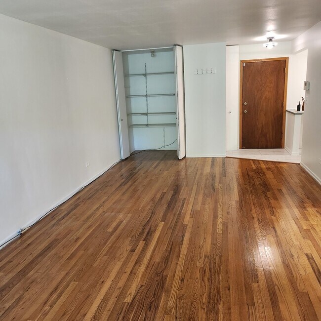 Building Photo - 8541 Lotus Ave