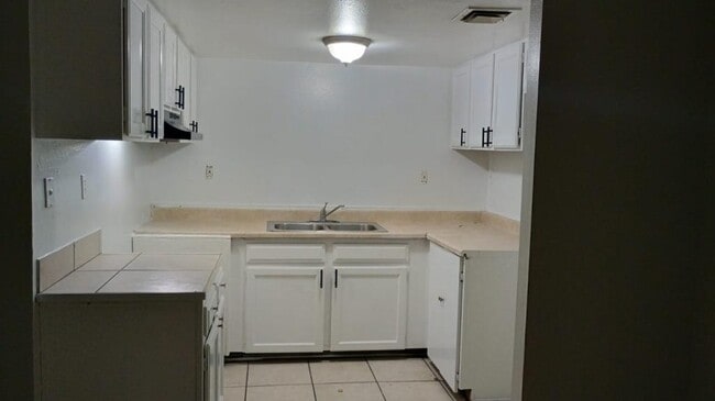 Building Photo - 2648 N 43rd Ave