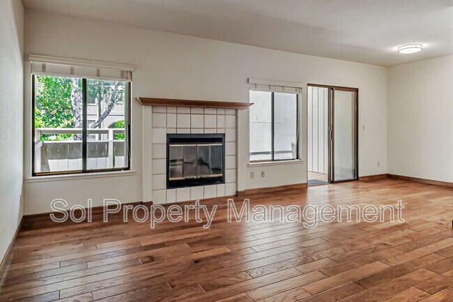 Foto del edificio - 111 Bean Creek Rd