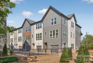 Building Photo - 11902 Elm Ln