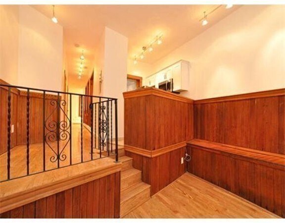 Foto del edificio - 33 Charter St