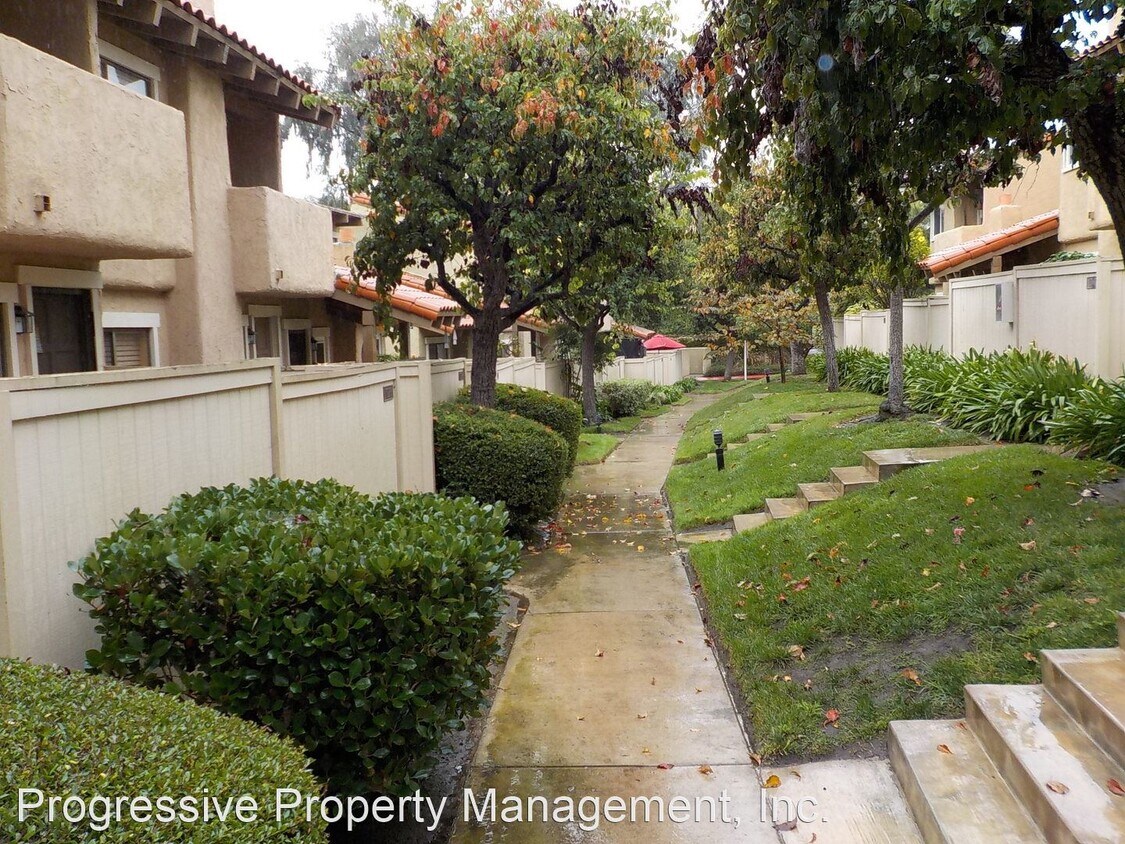 Building Photo - 3 br, 2.5 bath House - 1026 Westward Way