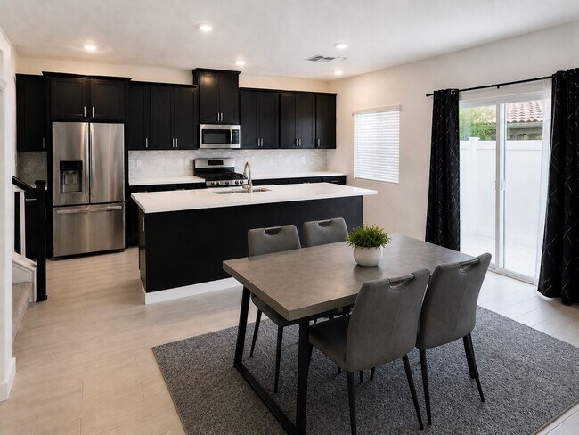 Foto del edificio - Highly Desirable Cadence Gated Community!
